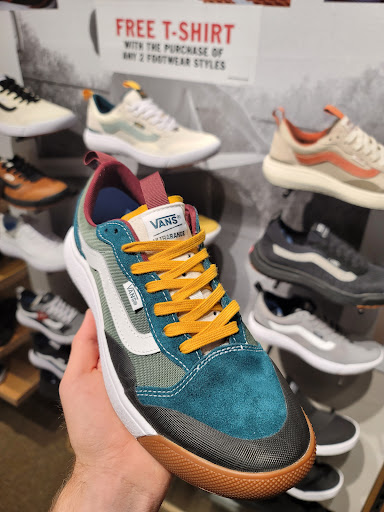 Shoe Store «Vans», reviews and photos, 400 S Baldwin Ave #251, Arcadia, CA 91007, USA