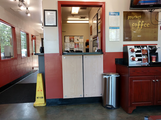Oil Change Service «Jiffy Lube», reviews and photos, 717 W Main Rd, Middletown, RI 02842, USA