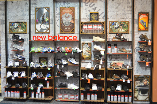 Shoe Store «Reyers Shoe Store», reviews and photos, 40 S Water Ave, Sharon, PA 16146, USA