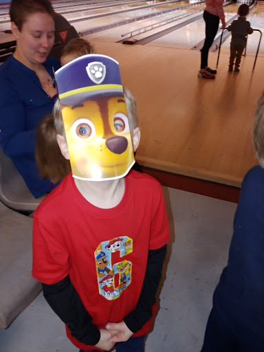 Bowling Alley «Mt Hood Lanes», reviews and photos, 2311 E Powell Blvd, Gresham, OR 97080, USA