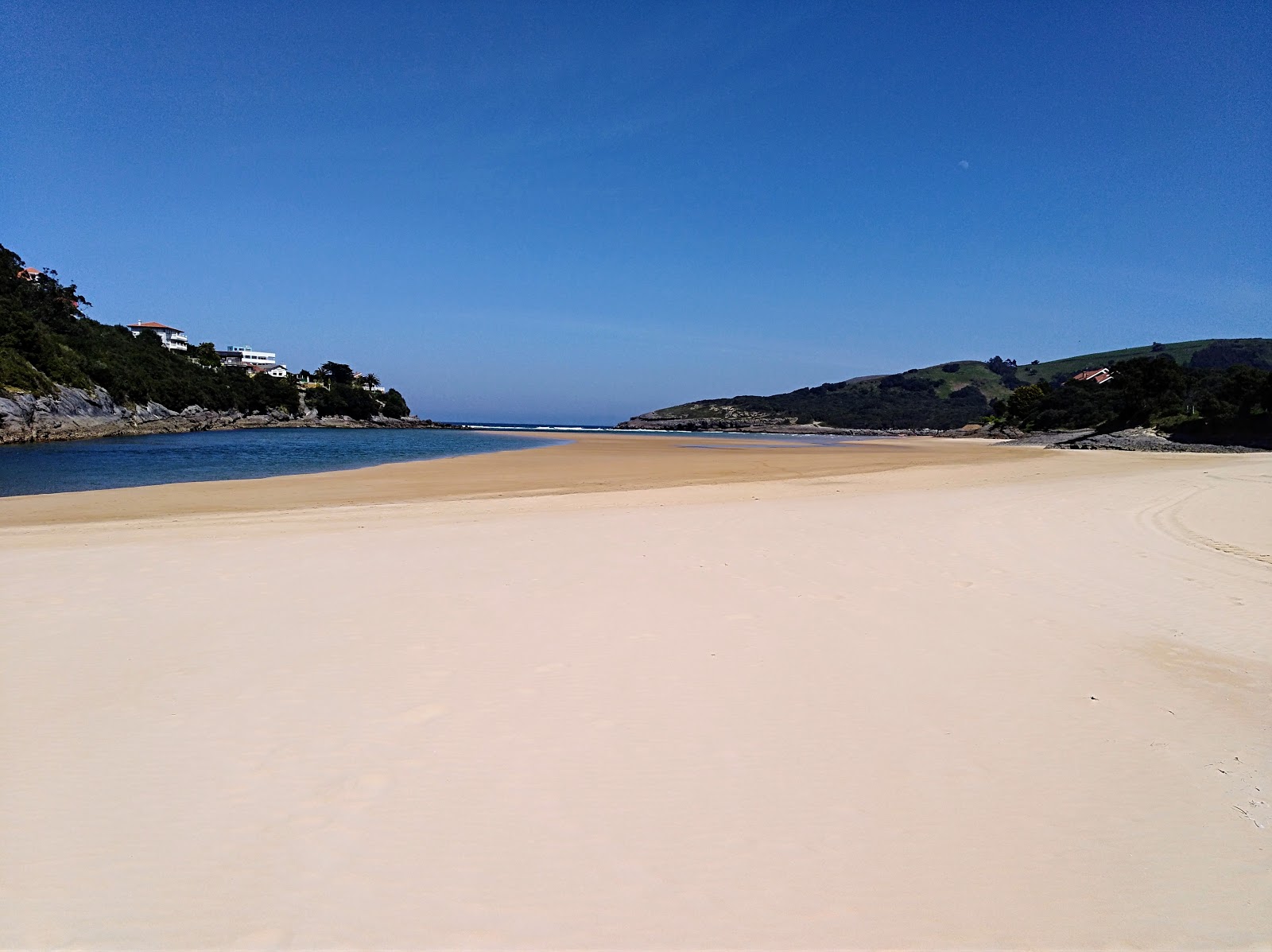 Playa de La Arena - Los Nudistas'in fotoğrafı doğal alan içinde bulunmaktadır