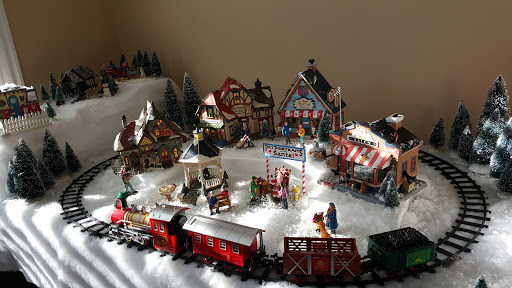 Shopping Mall «Addison Mall», reviews and photos, 2970 W Addison St, Chicago, IL 60618, USA