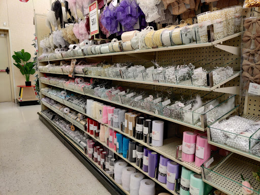 Craft Store «Hobby Lobby», reviews and photos, 615 E Dundee Rd, Palatine, IL 60074, USA