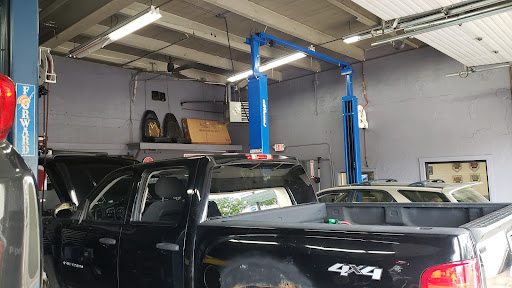 Auto Repair Shop «Meineke Car Care Center», reviews and photos, 662 Southern Artery, Quincy, MA 02169, USA