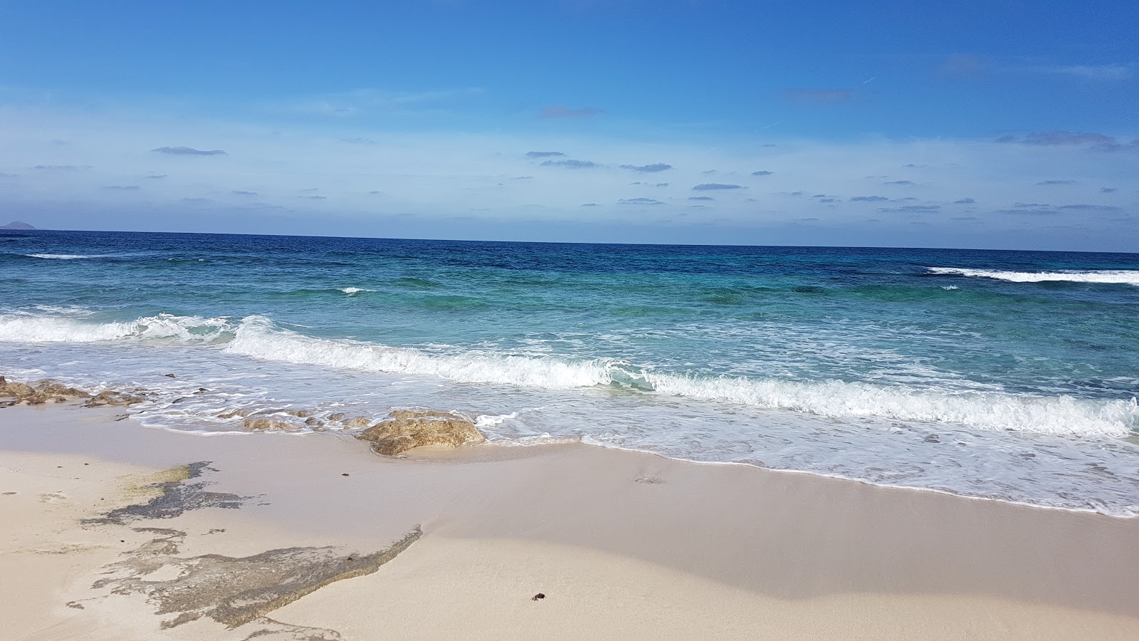 Zdjęcie Playa Lambra położony w naturalnym obszarze