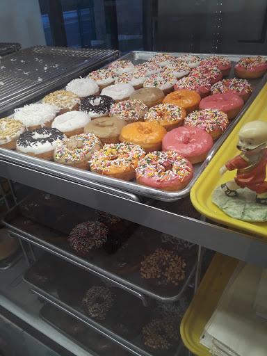 Donut Shop «Daily Donuts», reviews and photos, 105 W Arrow Hwy, San Dimas, CA 91773, USA