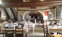 Atmosphère du Restaurant français Lescaleyrou à Proissans - n°5