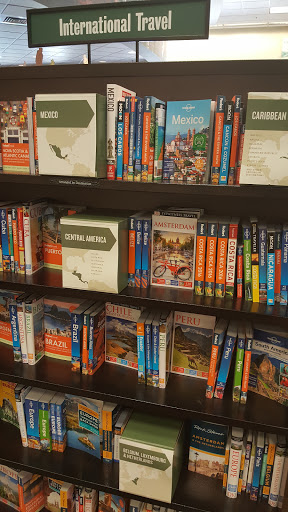 Book Store «Barnes & Noble Booksellers South Corona», reviews and photos, 2470 Tuscany St #101, Corona, CA 92881, USA