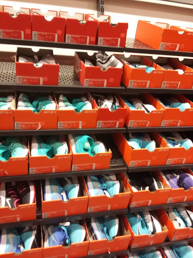 Sporting Goods Store «Nike Factory Store», reviews and photos, 6800 N 95th Ave #590, Glendale, AZ 85301, USA