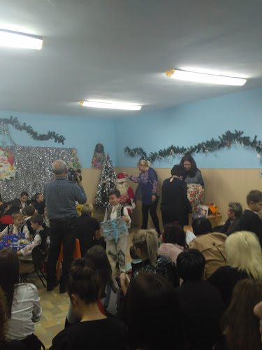 Основно училище „Ангел Кънчев“ - Училище