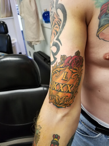 Tattoo Shop «Destiny Tattoo Studio», reviews and photos, 1822 NJ-35, South Amboy, NJ 08879, USA