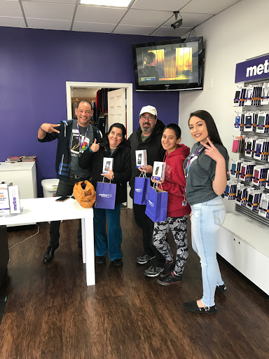 Cell Phone Store «MetroPCS Authorized Dealer», reviews and photos, 56 Main St, South River, NJ 08882, USA