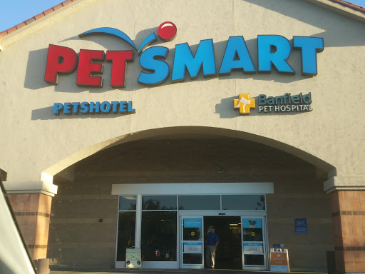 Pet Supply Store «PetSmart», reviews and photos, 745 W Huntington Dr, Monrovia, CA 91016, USA