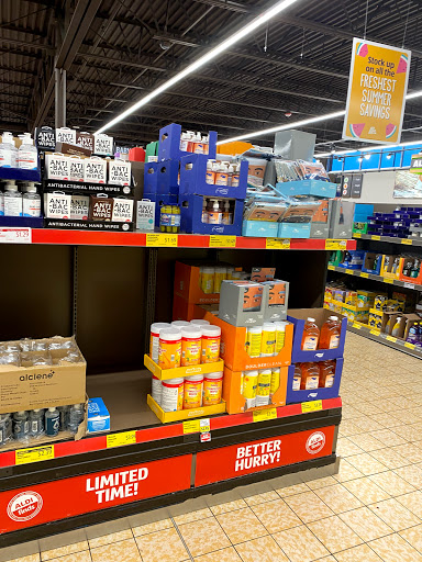 Supermarket «ALDI», reviews and photos, 238 Boston Post Rd, Milford, CT 06460, USA