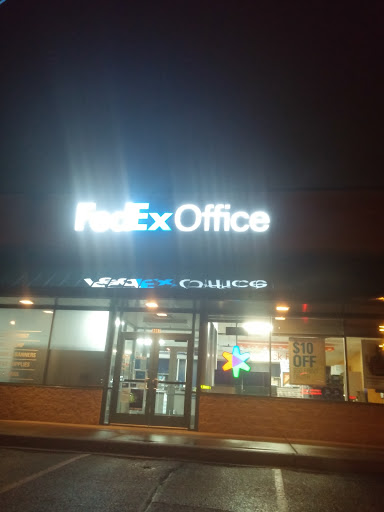 Print Shop «FedEx Office Print & Ship Center», reviews and photos, 8057 Wedgewood Ln N, Maple Grove, MN 55369, USA