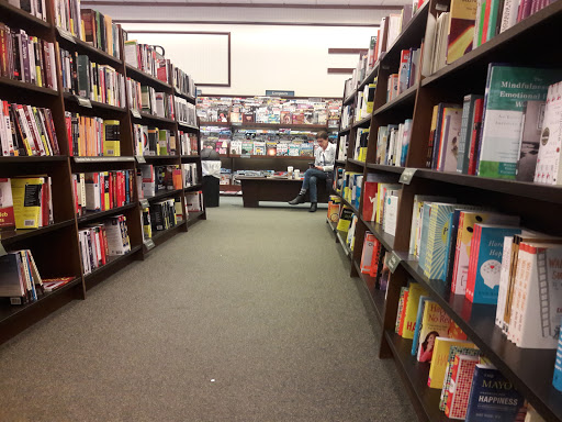 Book Store «Barnes & Noble Booksellers Mansell Crossings SC», reviews and photos, 7660 North Point Pkwy, Alpharetta, GA 30022, USA