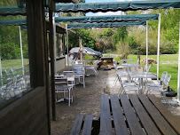 Atmosphère du Restaurant La Table des Canots à Courville-sur-Eure - n°1