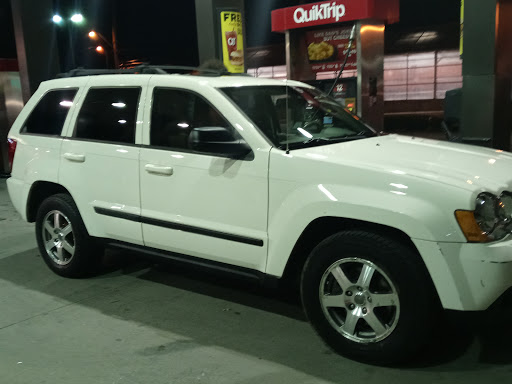 Used Car Dealer «Jay Wolfe Auto Outlet», reviews and photos, 10 NW Barry Rd, Kansas City, MO 64155, USA