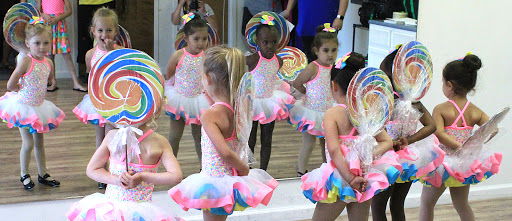 Ballroom «Rhythm & Grace Ballroom Dance Studio», reviews and photos, 15027 Madison Ave, Lakewood, OH 44107, USA