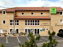 Extérieur du Restaurant Logis Hôtel Spa Rest. le Provence à Lanarce - n°7