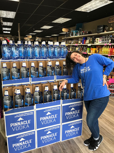 Liquor Store «Oak Grove Liquor Store», reviews and photos, 14632 SE McLoughlin Blvd, Portland, OR 97267, USA