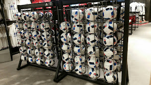 Photo n°11 de OL STORE - GROUPAMA STADIUM à Décines-Charpieu ()