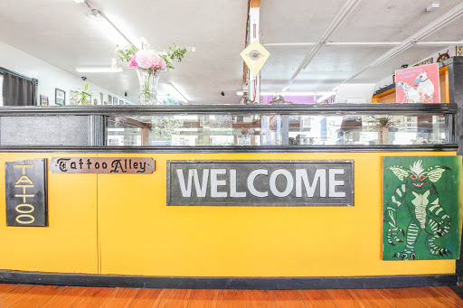 Tattoo Shop «Royal Six Tattoo», reviews and photos, 537 Main St, Placerville, CA 95667, USA