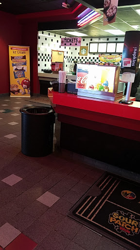 Movie Theater «Regal Cinemas Independence 10», reviews and photos, 1210 Independence Ave, Akron, OH 44310, USA