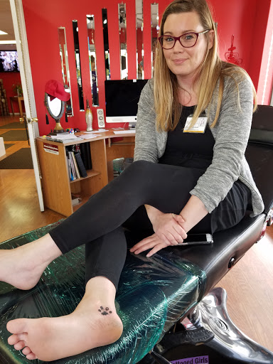 Tattoo Shop «Hot Spot Tattoo & Piercings», reviews and photos, 800 2nd St, Coralville, IA 52241, USA