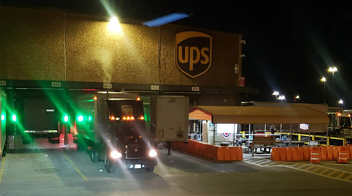 Shipping and Mailing Service «UPS Customer Center», reviews and photos, 3205 Whites Creek Pike, Nashville, TN 37207, USA