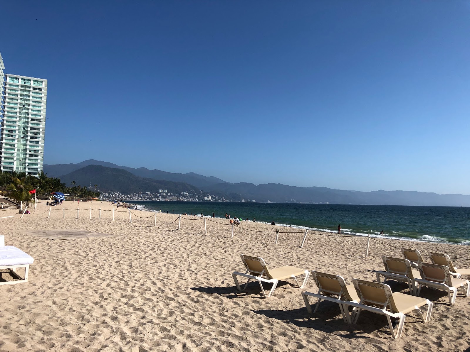 Playa de Oro'in fotoğrafı geniş plaj ile birlikte