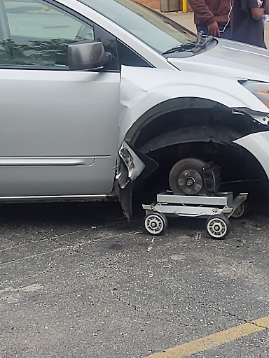 Tire Shop «Firestone Complete Auto Care», reviews and photos, 681 Roosevelt Rd, Glen Ellyn, IL 60137, USA