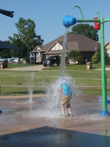 Water Park «Apple Valley Park - Splash Pad», reviews and photos, 4401 Melrose Dr, Moore, OK 73160, USA