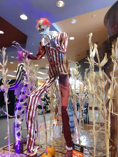 Shopping Mall «Shops On Lake Avenue», reviews and photos, 345 S Lake Ave, Pasadena, CA 91101, USA