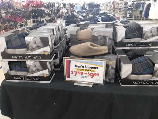 Discount Store «Roses», reviews and photos, 1536 Whipple Ave NW, Canton, OH 44708, USA