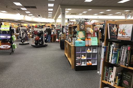 Book Store «Schuler Books & Music», reviews and photos, 2660 28th St SE, Grand Rapids, MI 49512, USA