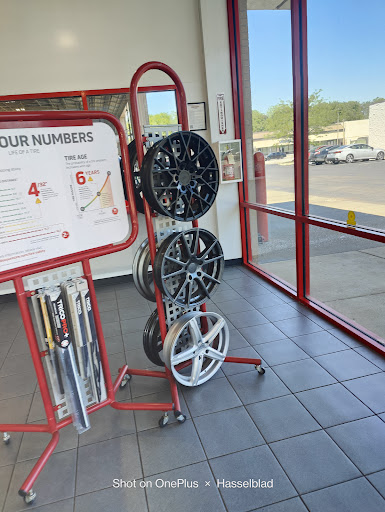 Tire Shop «Discount Tire Store - Indianapolis, IN», reviews and photos, 8302 N Michigan Rd, Indianapolis, IN 46268, USA