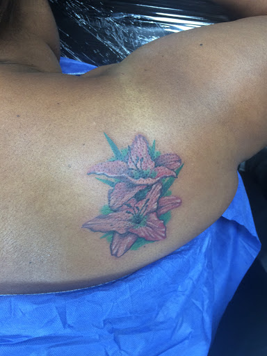Tattoo Shop «Red Octopus Tattoos & Body Piercings», reviews and photos, 7465 Annapolis Rd, Hyattsville, MD 20784, USA
