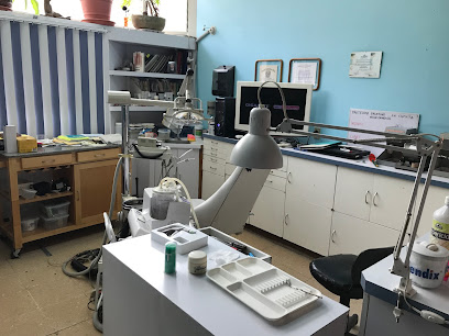 Odontología Integral. Dr. Horacio Cordero-Implantes y Periodoncia.
