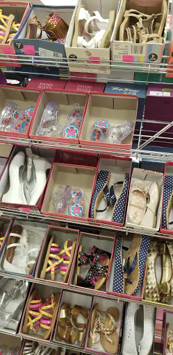 Shoe Store «Shoe Carnival», reviews and photos, 2325 S Stemmons Fwy, Lewisville, TX 75067, USA