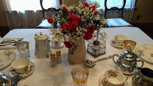 Tourist Attraction «Ernest Hemingway Birthplace», reviews and photos, 339 N Oak Park Ave, Oak Park, IL 60302, USA