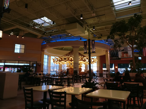 Shopping Mall «Market Place Shopping Center», reviews and photos, 2000 N Neil St, Champaign, IL 61820, USA