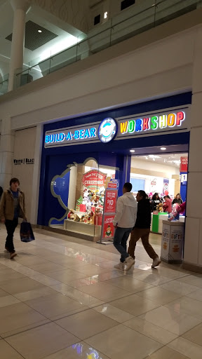 Shopping Mall «Menlo Park Mall», reviews and photos, 55 Parsonage Rd, Edison, NJ 08837, USA