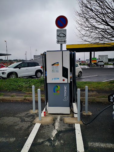 Borne de recharge de véhicules électriques RÉVÉO Station de recharge Vendres