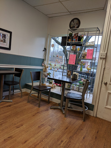 Bakery «Beach Donut Shop», reviews and photos, 344 E Main St, Clinton, CT 06413, USA