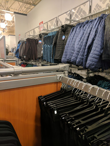 Sportswear Store «Columbia Sportswear Outlet Store», reviews and photos, 5885 Gulf Fwy #301, Texas City, TX 77591, USA