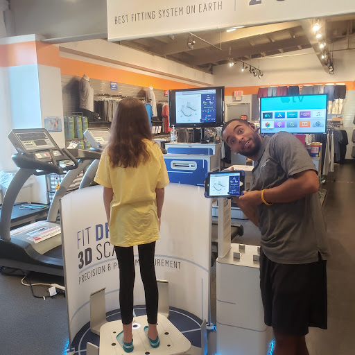 Running Store «Road Runner Sports», reviews and photos, 490 Broad St Suite 1, Shrewsbury, NJ 07702, USA