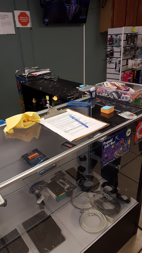 Cell Phone Store «Lexington Phone Repair», reviews and photos, 216 S Limestone, Lexington, KY 40508, USA