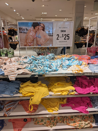 Clothing Store «F21 XXI», reviews and photos, 69 Chestnut St, Beavercreek, OH 45440, USA