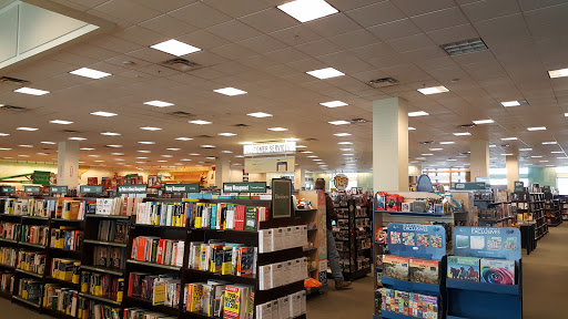 Book Store «Barnes & Noble», reviews and photos, 3100 Main St #1400, Maumee, OH 43537, USA